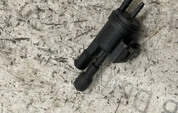 Mercedes-Benz GLE (W166 - C292) Valve vacuum 0025403897