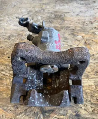 Volkswagen Golf VI Rear brake caliper 451F