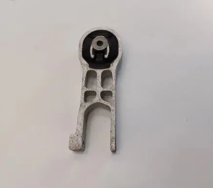 Peugeot 208 Engine mount bracket 9826527880