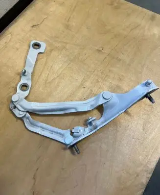 Tesla Model 3 Tailgate/trunk/boot hinge 155148100E
