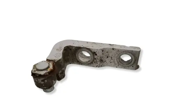Volvo S90, V90 Rear door lower hinge A046572