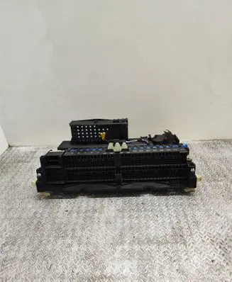 BMW 3 E46 Fuse module 8364542