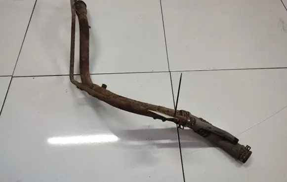 Honda Accord Fuel tank filler neck pipe 