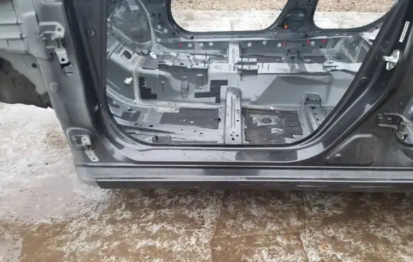 Mazda 3 III Sill 46G