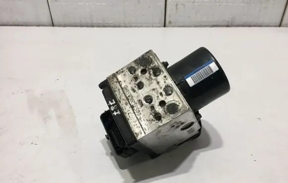 Volkswagen PASSAT B6 ABS Pump 3C0614095P