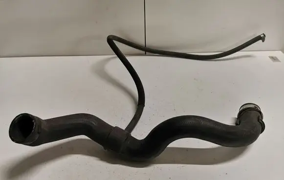 Mercedes-Benz CLK A209 C209 Engine coolant pipe/hose