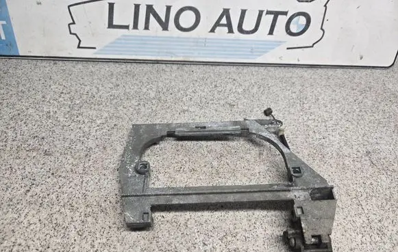BMW 7 E38 Rear door exterior handle/bracket 51228245346