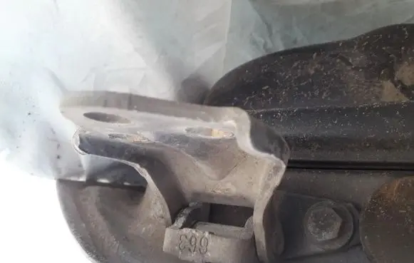 Mitsubishi Carisma Front door upper hinge