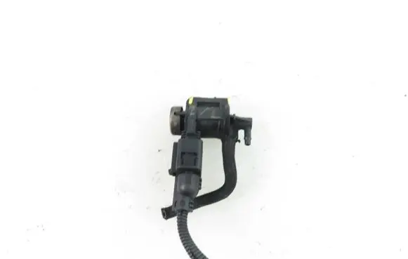 Audi A4 S4 B5 8D Valve vacuum 1J0906283C