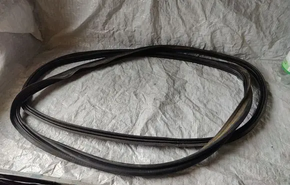 Audi A4 S4 B9 8W Trunk rubber seal (body) 8W9827705