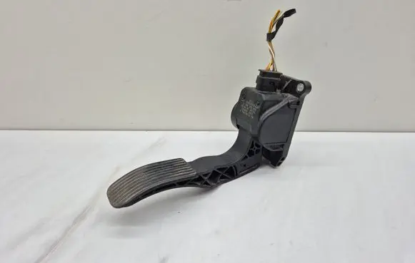 Mercedes-Benz Sprinter W906 Accelerator throttle pedal A9063000304 0280755025 ZGS009Q012