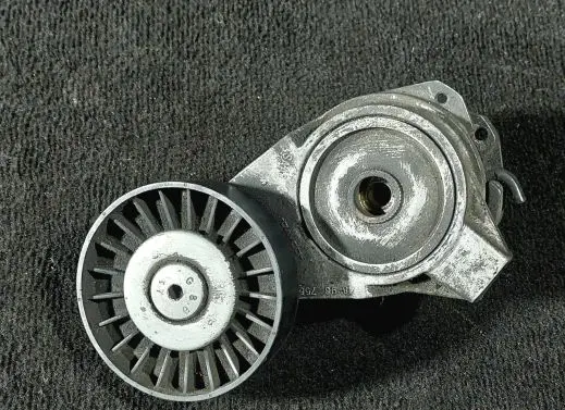Saab 9-5 Alternator belt tensioner 