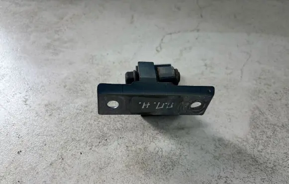 BMW 5 E60 E61 Front door lower hinge 