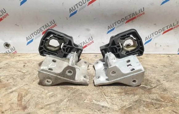 BMW 5 F10 F11 Radiator mount bracket 7186513 7186514 7207151