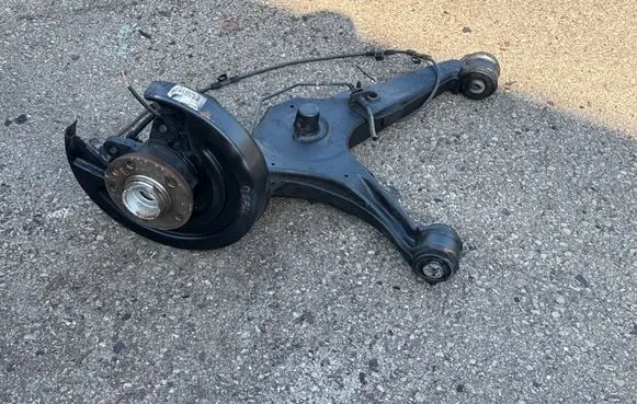 Volkswagen Multivan T5 Rear wheel hub spindle/knuckle