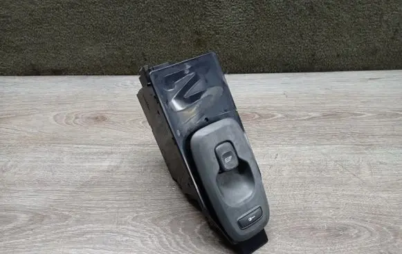 Volvo V70 Electric window control switch 30658117 MP505300206