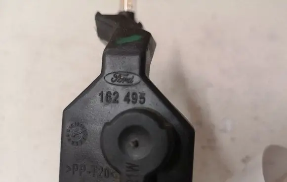 Ford Galaxy Tail light bulb cover holder 162495