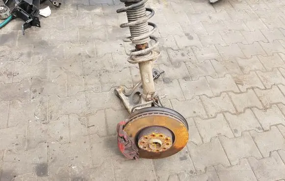 Skoda Octavia Mk2 (1Z) Front wheel hub spindle knuckle