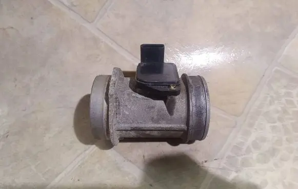 Audi A6 S6 C5 4B Mass air flow meter AFH7025C 44102