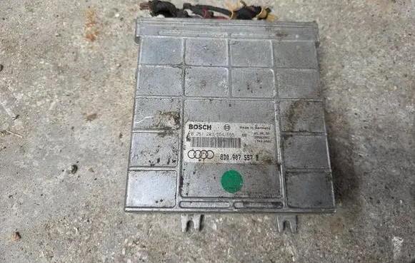 Audi A4 S4 B5 8D Engine control unit/module 8D0907557B