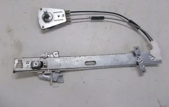 Mazda 323 Front door manual window regulator 