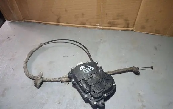 BMW 5 F10 F11 Loading door lock 51247273752 51244447850