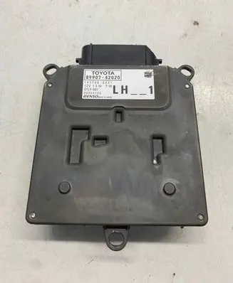 Toyota RAV 4 (XA50) LED ballast control module 8990742020