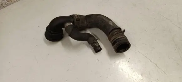 Engine coolant pipe/hose