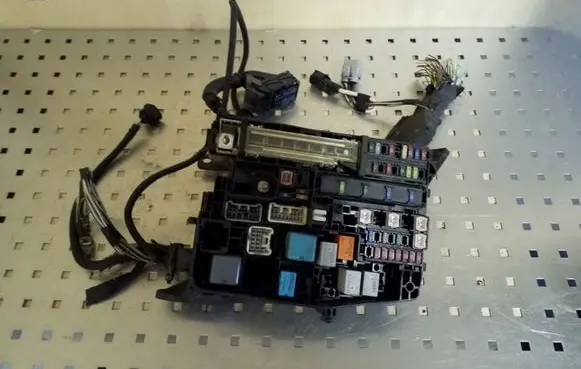 Toyota Avensis T270 Fuse box set