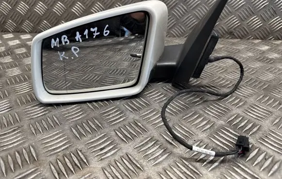 Mercedes-Benz A W176 Front door electric wing mirror A1768100116