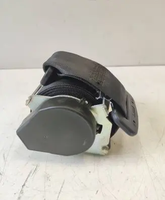 Middle seatbelt (rear)