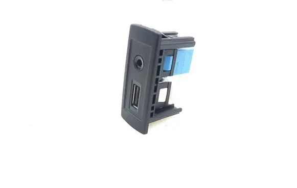 Mercedes-Benz Vito Viano W447 AUX in-socket connector A4478200087