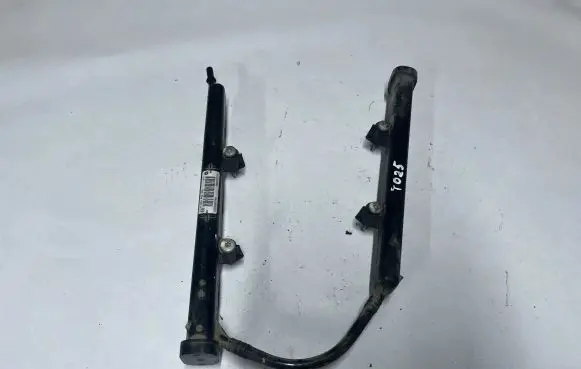 Dodge RAM 1500 DS Fuel main line pipe 04593923AB
