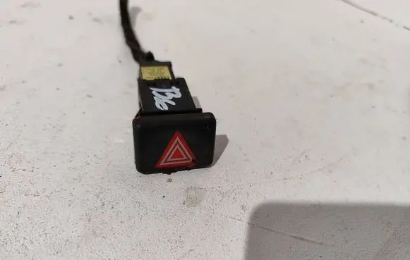 Audi A4 S4 B6 8E 8H Hazard light switch 8E0941509