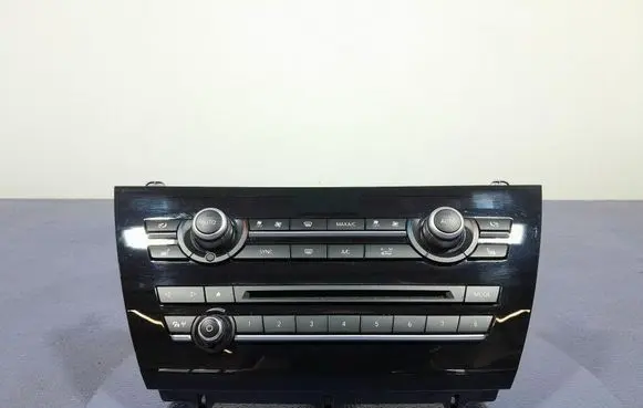 BMW X6 M Climate control unit 6831942