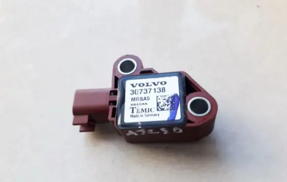 Volvo V50 Airbag deployment crash/impact sensor 30737138 8840A6