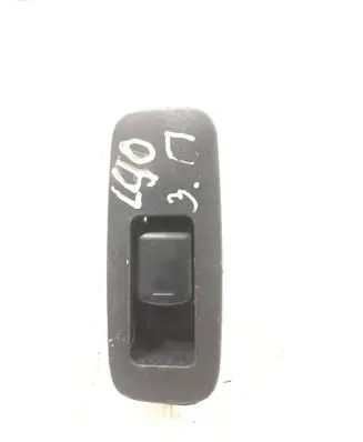 Nissan Qashqai+2 Electric window control switch