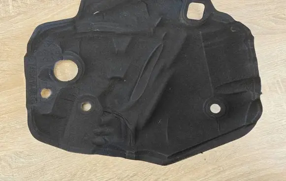 BMW 4 G22 G23 G24 G26 Engine bonnet/hood sound/heat insulation 7450019
