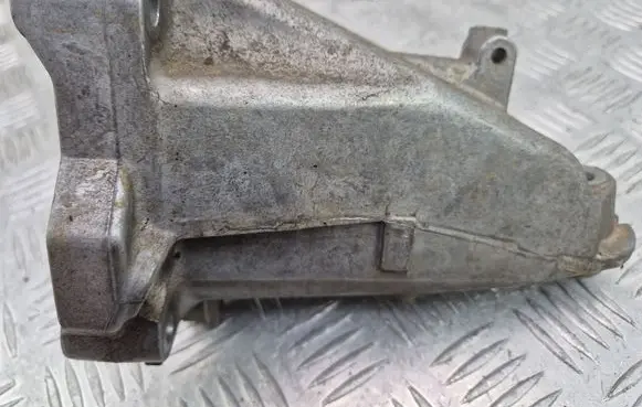 Mercedes-Benz C W205 Engine mount bracket A2742234600