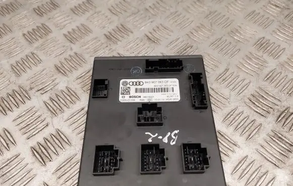 Audi A4 S4 B8 8K Comfort/convenience module 8K0907063DF