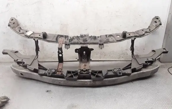 Renault Laguna III Radiator support slam panel