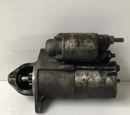 Opel Zafira B Starter motor 55556892