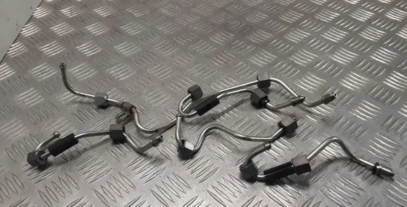 Nissan Qashqai Fuel injector supply line/pipe 