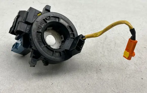 Toyota Avensis T270 Airbag slip ring squib (SRS ring) 8924505020