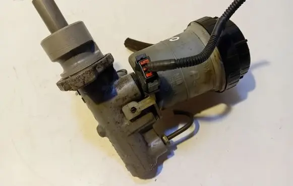 Volvo S40, V40 Master brake cylinder L481373