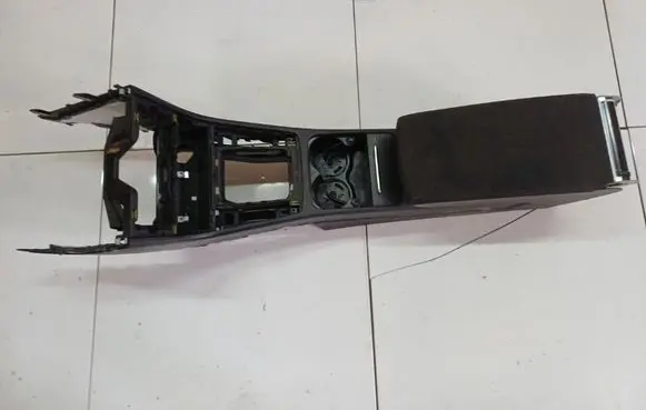 Volkswagen PASSAT B7 Armrest 3AB863241E