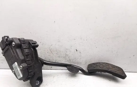 Audi A6 S6 C5 4B Accelerator throttle pedal 8E2721523