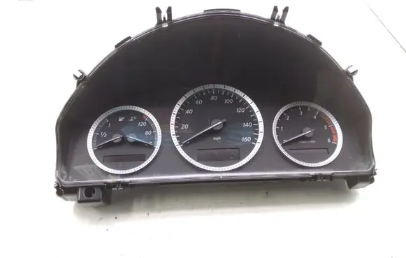 Mercedes-Benz C W204 Speedometer (instrument cluster) A2049004002