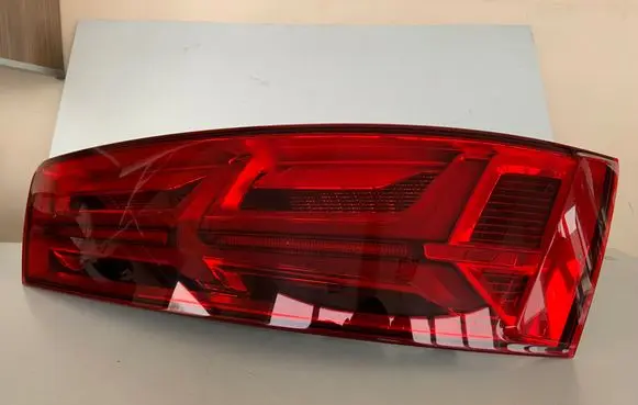 Audi Q7 4M Tailgate rear/tail lights 4M0945094D