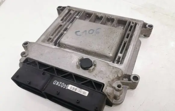 Hyundai i30 Engine control unit/module 391122B120 9030933402KD 8MMGFS55000